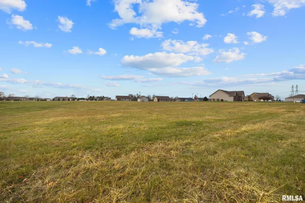 $54,900 | 107 Lost Creek Court, Pekin, IL 61554