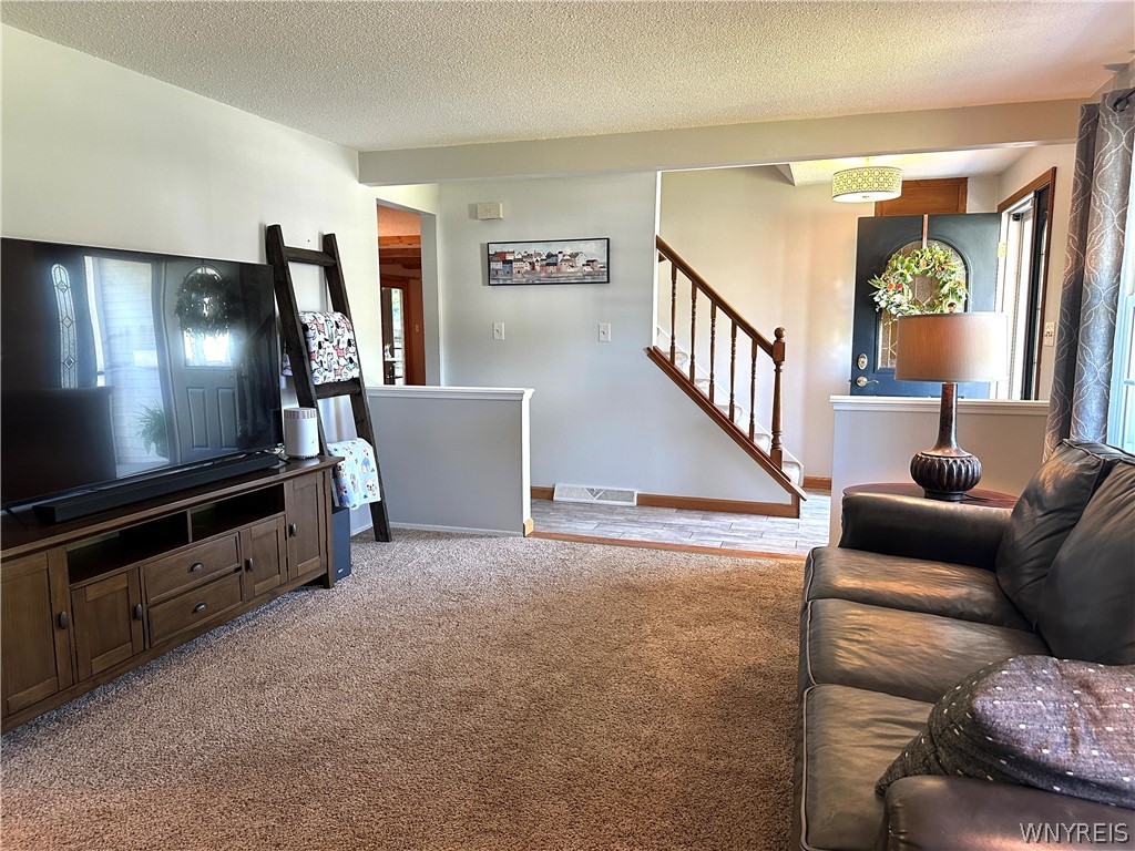 119 Treehaven Road West Seneca, NY 14224 - Photo 8 of 47