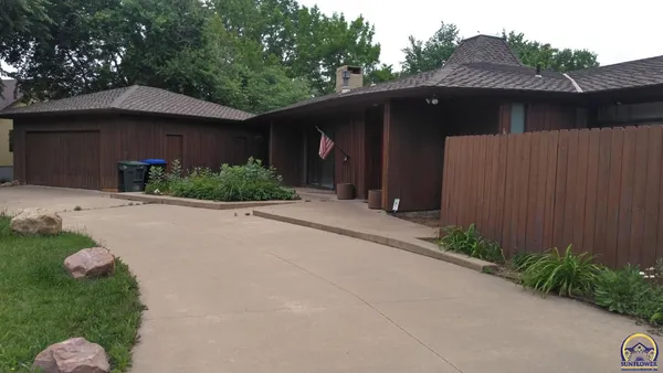 $285,000 | 3472 Southwest Skyline Parkway, Topeka, KS 66614