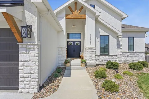 $750,000 | 18120 North Peach Blossom Drive, Platte City, MO 64079