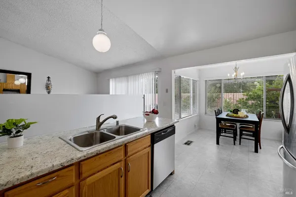 $599,990 | 2924 Redwood Drive, Fairfield, CA 94533