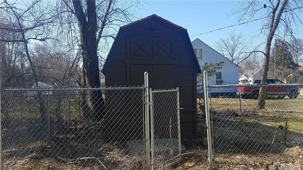 9060 Rutland Street Detroit, MI 48228 - Photo 5 of 34 20180420_102616.jpg