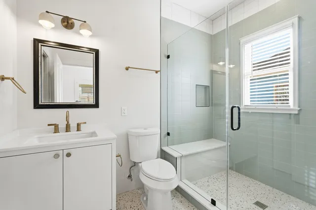 $2,900 | 2122 Hardy Street, Houston, TX 77026