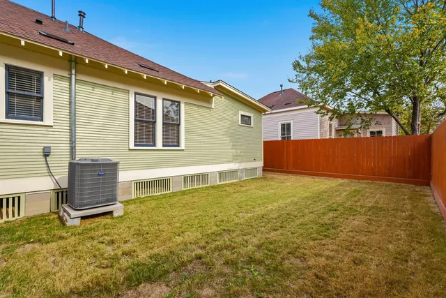 $2,900 | 2122 Hardy Street, Houston, TX 77026