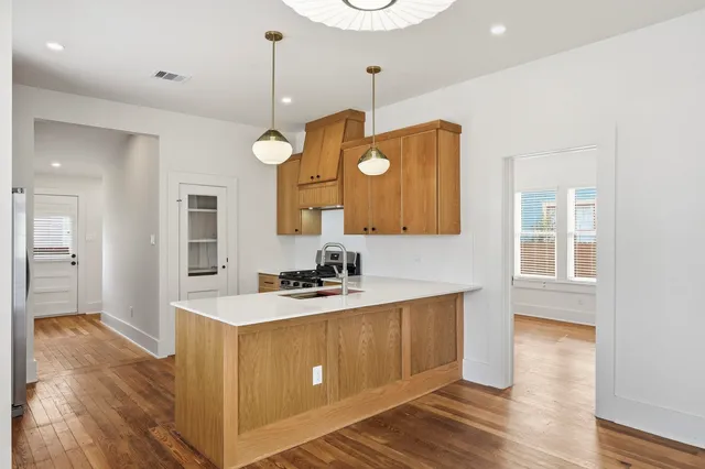 $2,900 | 2122 Hardy Street, Houston, TX 77026