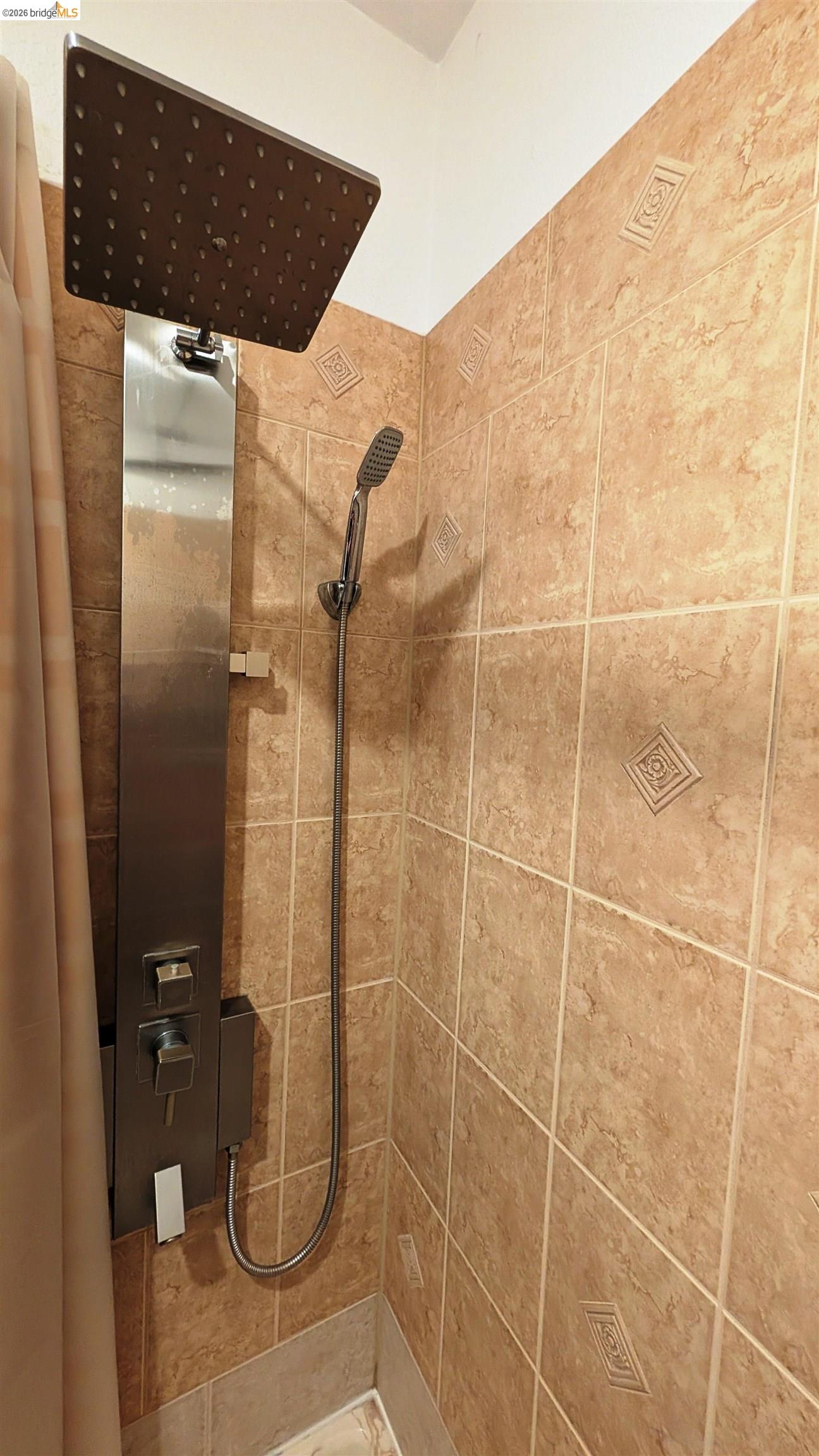 10013 Foxboro Circle San Ramon, CA 94583 - Photo 23 of 39 a bathroom with a shower