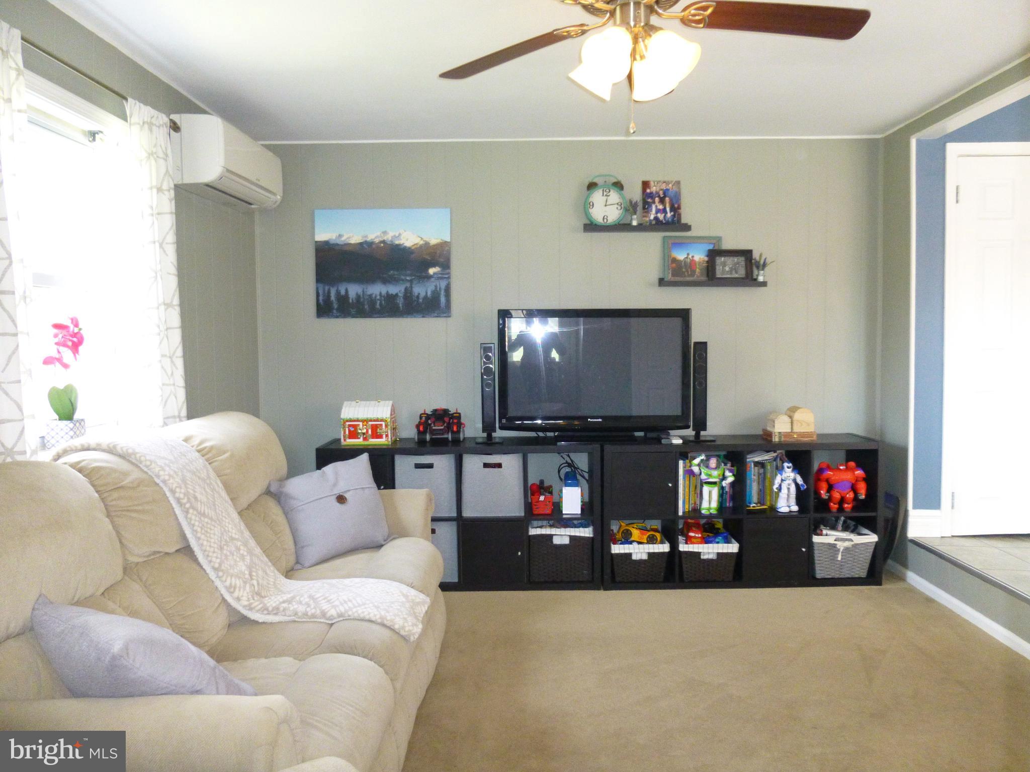 109 Crestview Road Hatboro, PA 19040 - Photo 20 of 35 Family Room, Ceiling Fan/Light