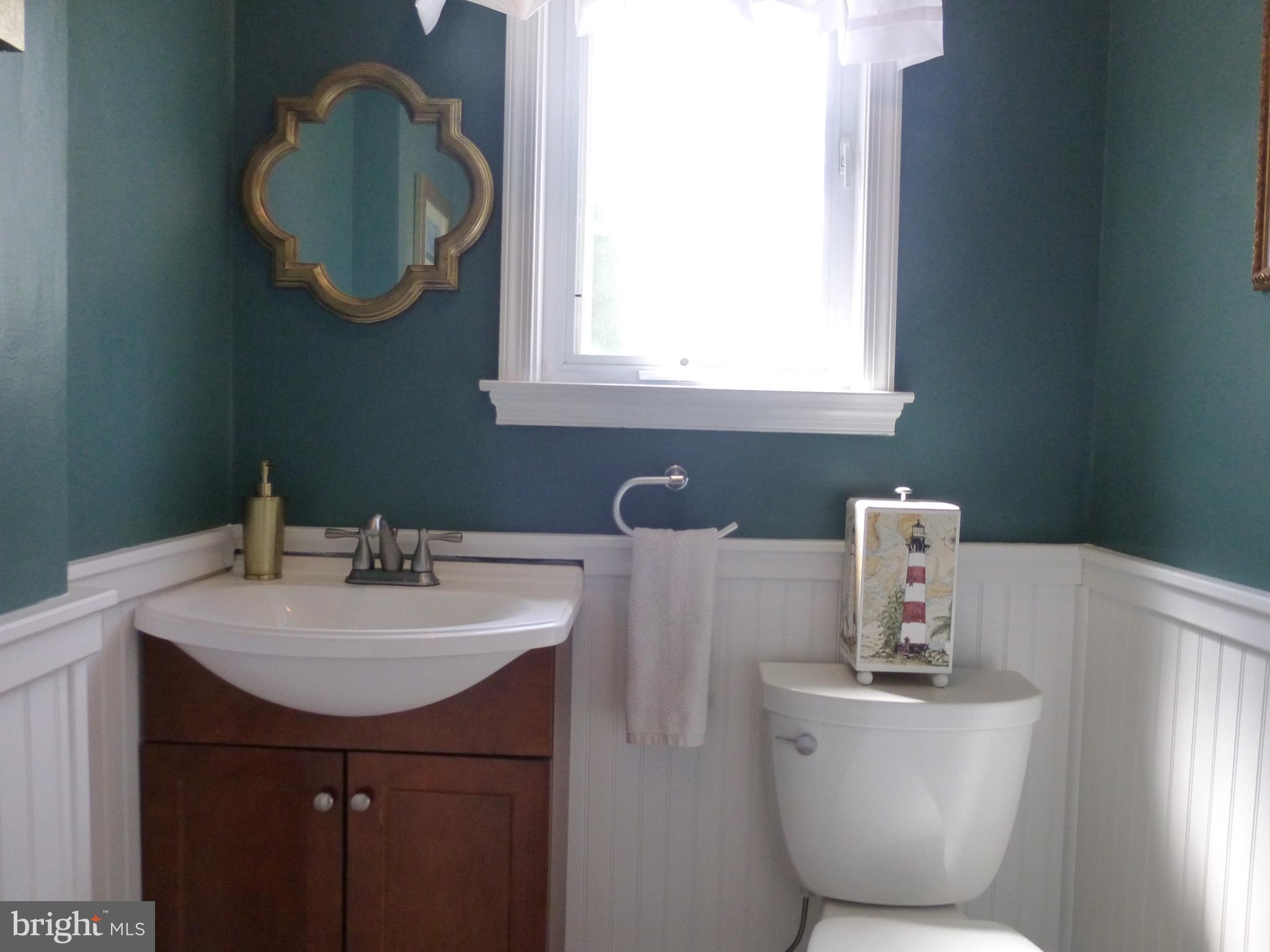 109 Crestview Road Hatboro, PA 19040 - Photo 22 of 35 Powder Room - Renovated