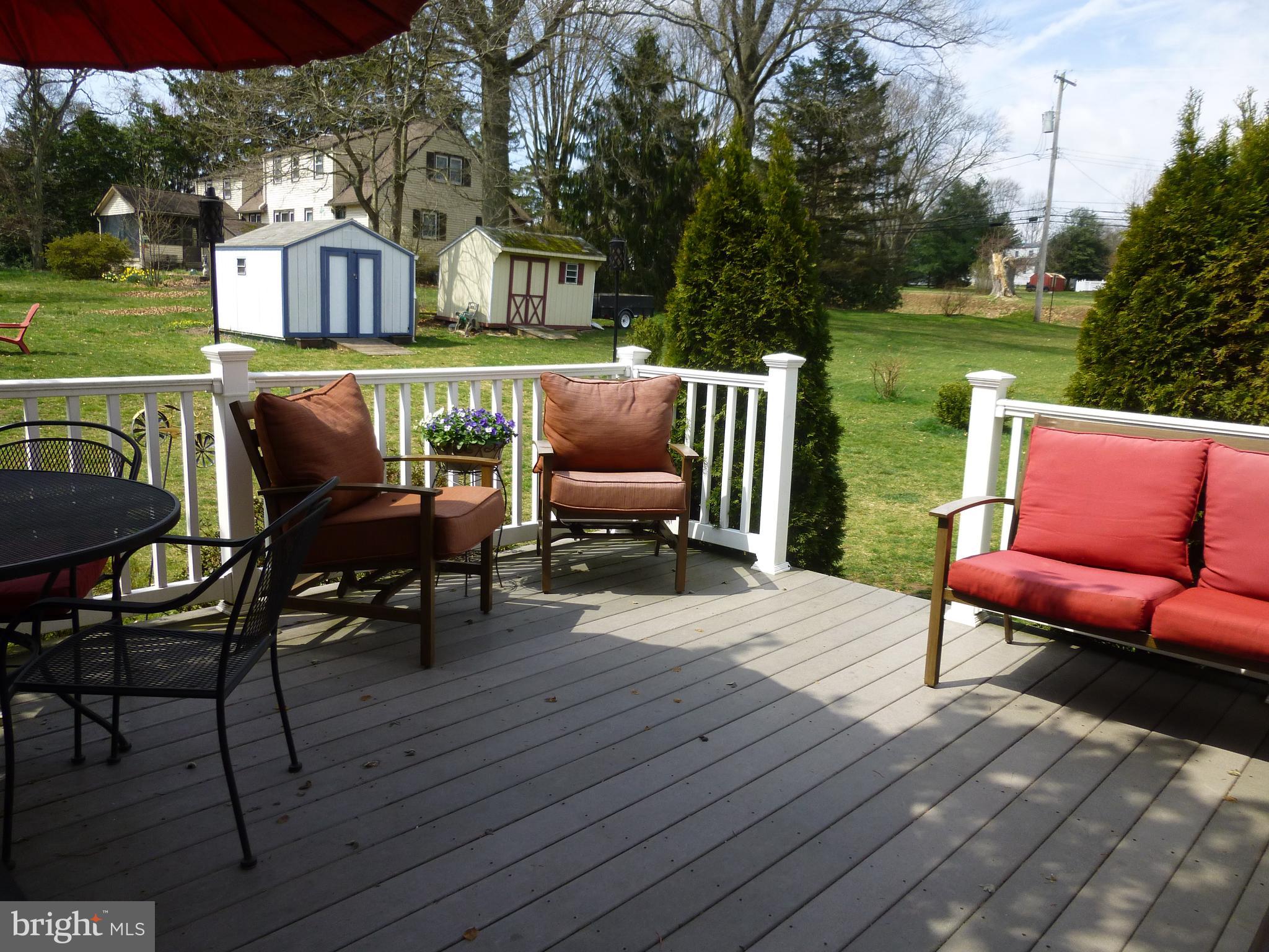 109 Crestview Road Hatboro, PA 19040 - Photo 8 of 35 Trex Deck with PVC Railing