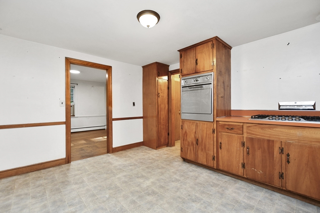 216 Hudson Road Sudbury, MA 01776 - Photo 16 of 39