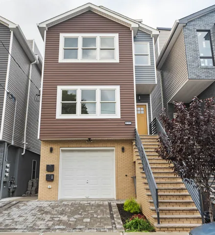 $3,900 | 277 Pearsall Avenue, Unit 1A, Jersey City, NJ 07305