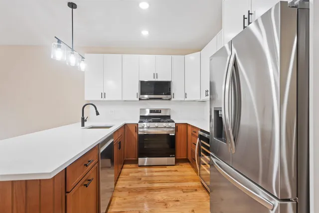 $3,900 | 277 Pearsall Avenue, Unit 1A, Jersey City, NJ 07305