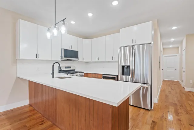 $3,900 | 277 Pearsall Avenue, Unit 1A, Jersey City, NJ 07305