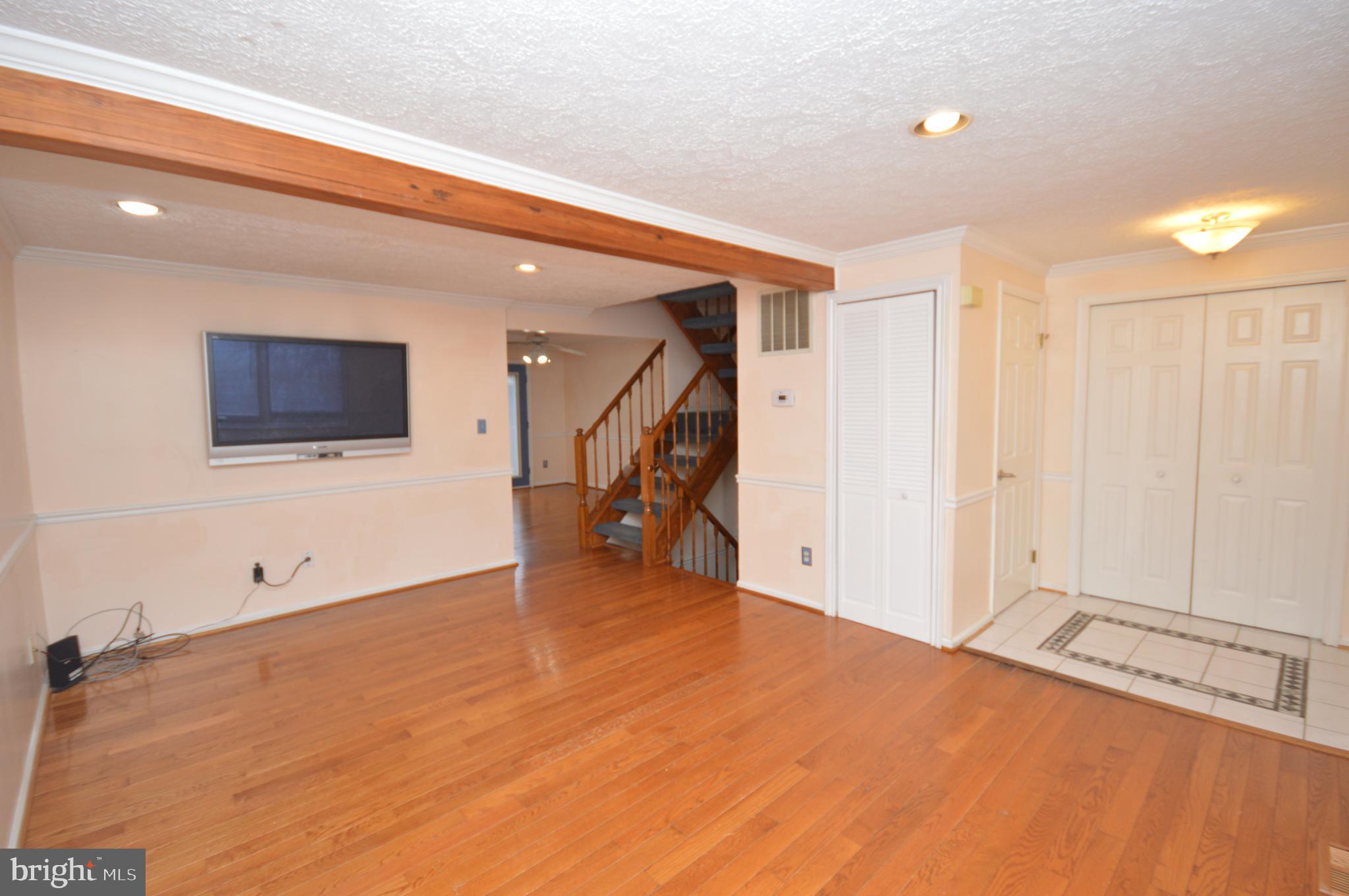 201 Ridgecrest Court Stafford, VA 22554 - Photo 6 of 36 Living room