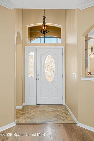 a front view of house with yard