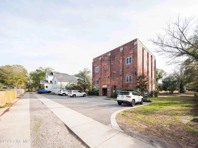 $476,000 | 614 Peacock Lane, Unit 1, Wilmington, NC 28401