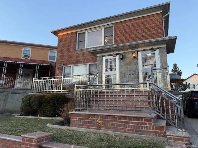 $3,200 | 166-19 25th Avenue, Unit 2 | Clearview