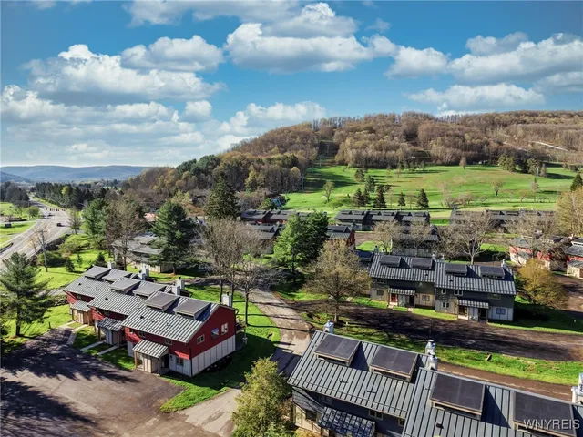 $424,900 | 10 Alpine Meadows, Unit 10, Ellicottville, NY 14731