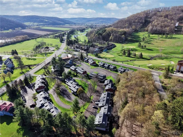 $424,900 | 10 Alpine Meadows, Unit 10, Ellicottville, NY 14731