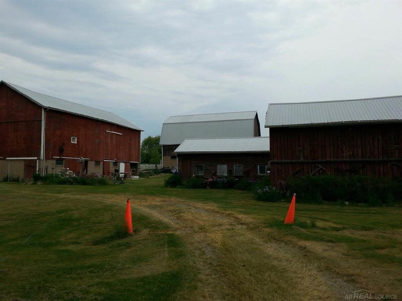 6573 Dryden Road Almont, MI 48003 - Photo 10 of 12 Barn