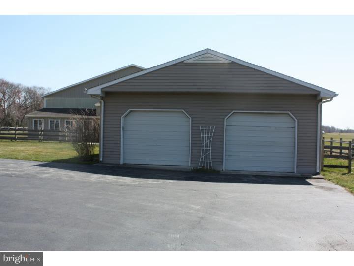 524 Oakshade Road Shamong, NJ 08088 - Photo 16 of 24 Garage