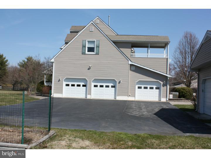 524 Oakshade Road Shamong, NJ 08088 - Photo 3 of 24 Garage