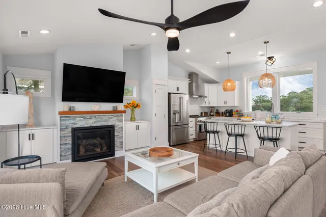 $1,600,000 | 768 Hunt Club Drive, Corolla, NC 27927