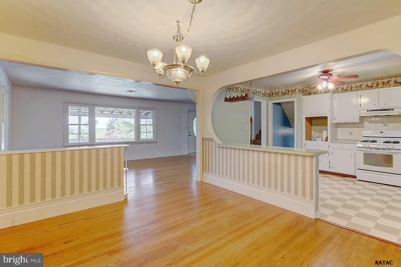 129 Racetrack Road Hanover, PA 17331 - Photo 8 of 29 Gallery Image 8