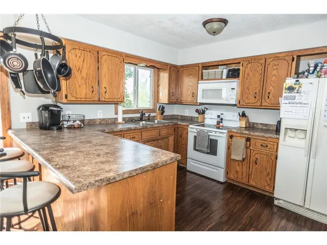 $300,000 | 28063 Forest Road, Pine City, MN 55063