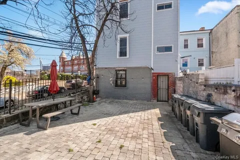 a view of a pathway with a house