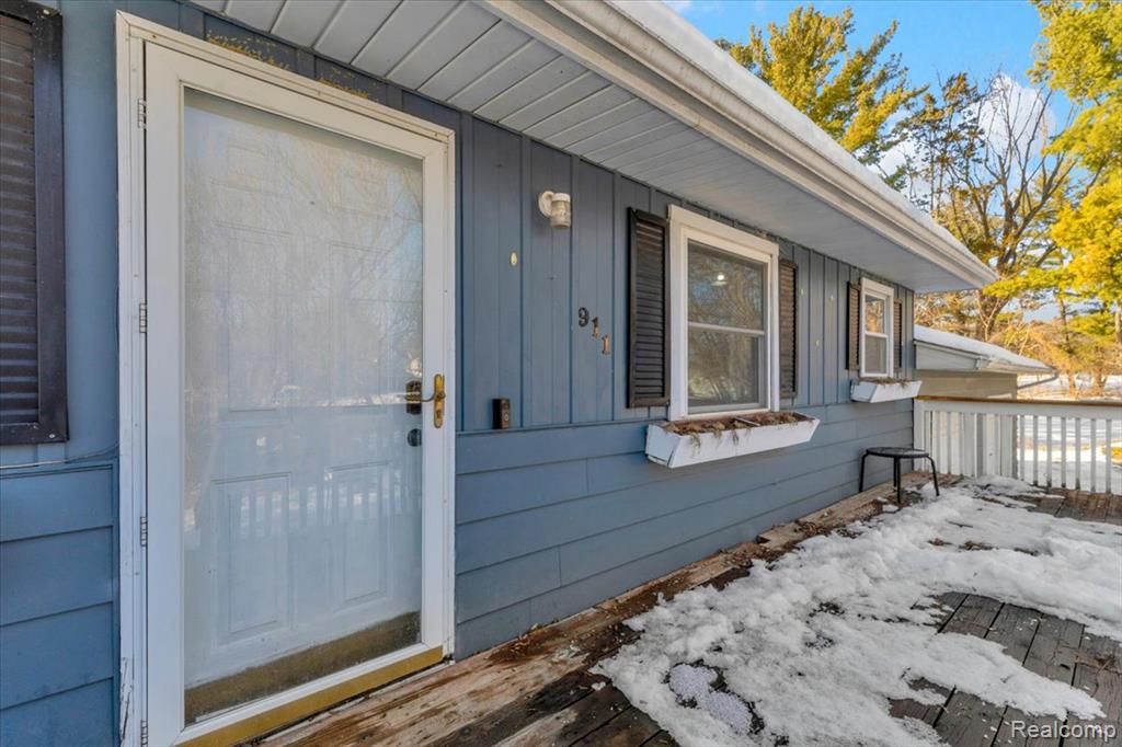 911 South Duck Lake Road Milford, MI 48381 - Photo 6 of 35 Gallery Image 6