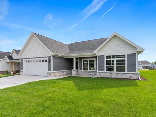 $470,000 | 1339 Wolf Run, Manitowoc, WI 54220
