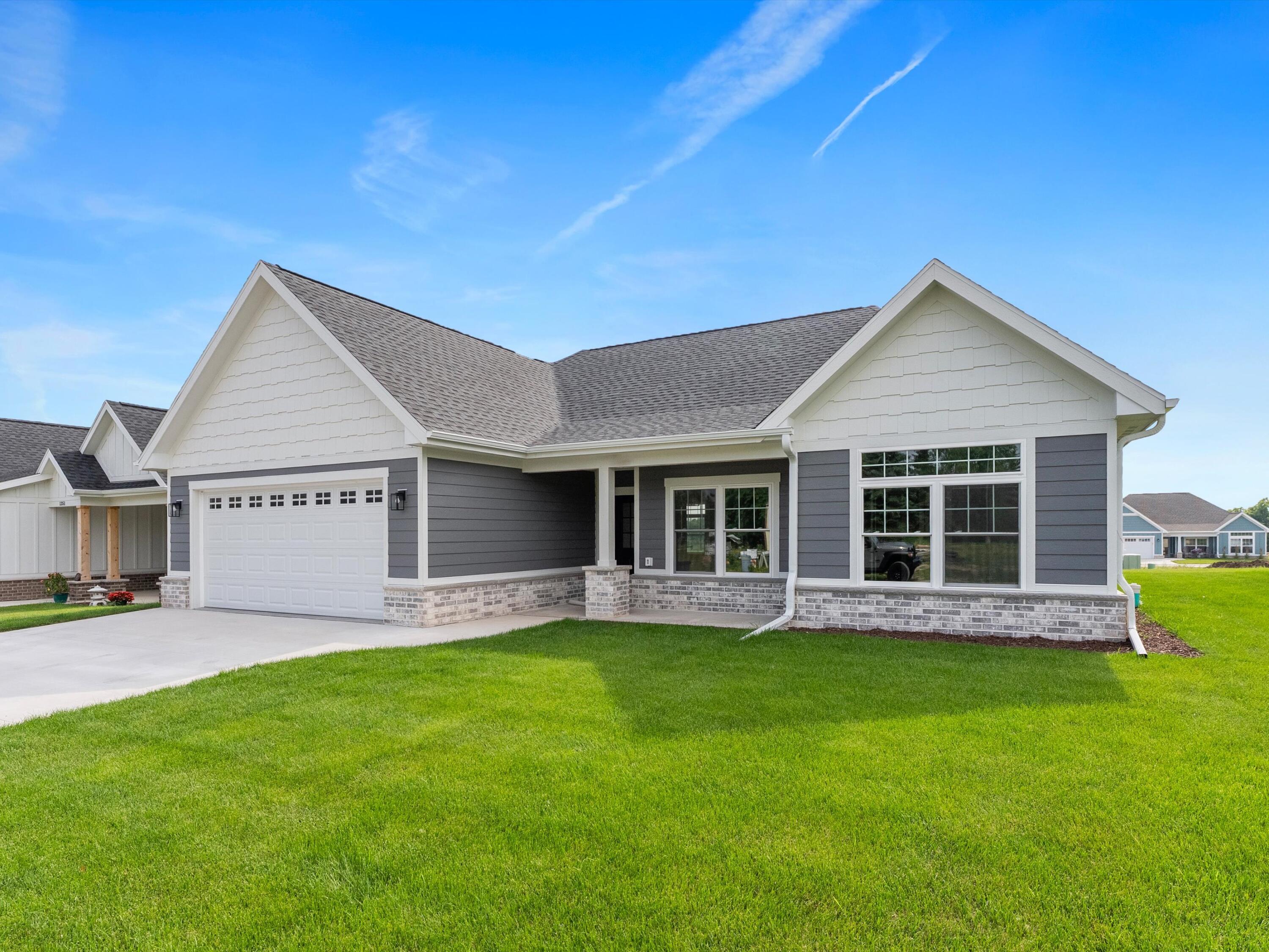1339 Wolf Run Manitowoc, WI 54220 - Photo 2 of 34 02-2416515_04468