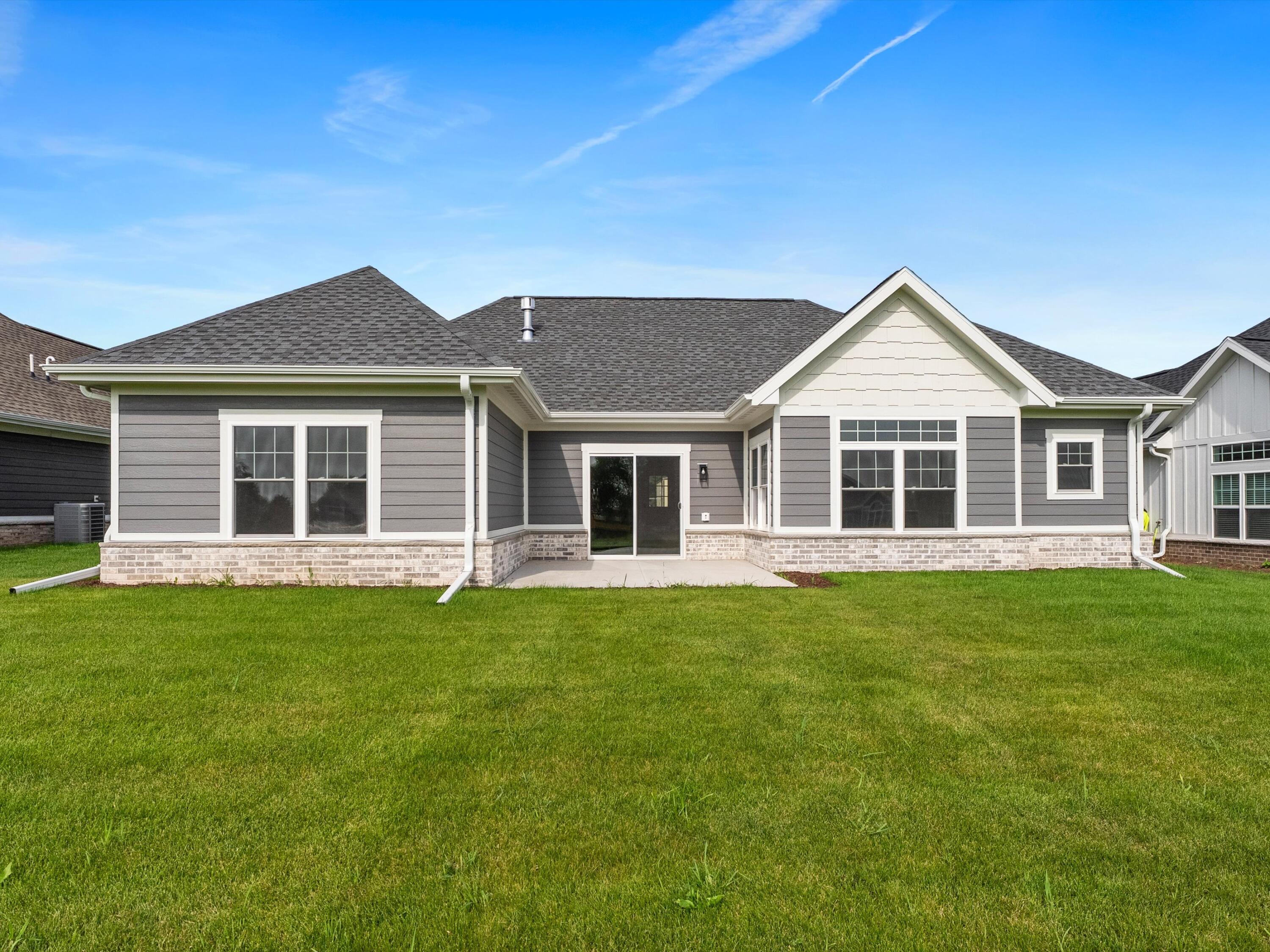 1339 Wolf Run Manitowoc, WI 54220 - Photo 3 of 34 05-2416515_04471