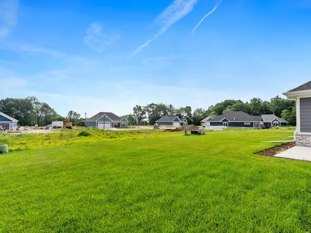 $470,000 | 1339 Wolf Run, Manitowoc, WI 54220