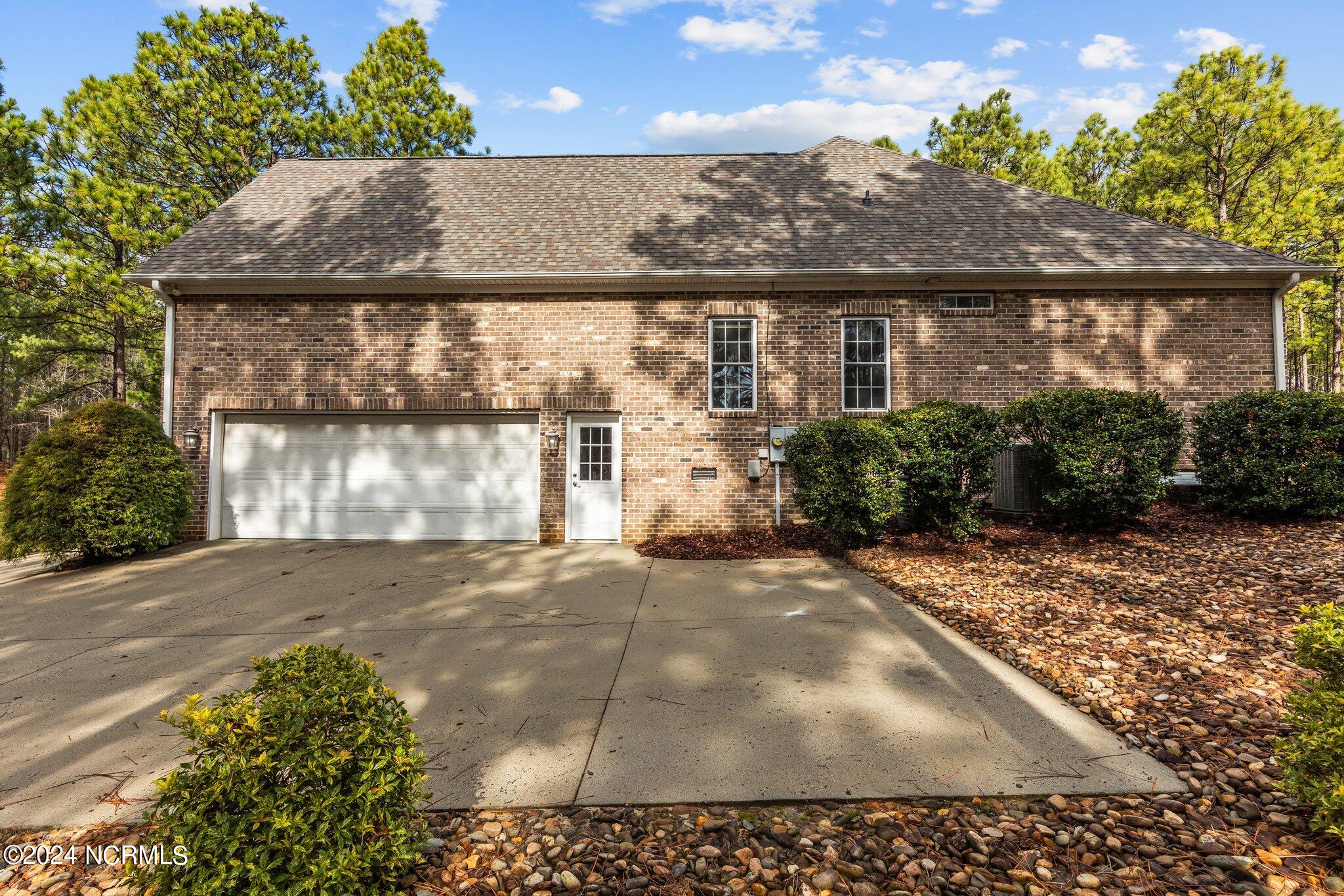 267 Longleaf Drive West End, NC 27376 - Photo 34 of 49 1000003167