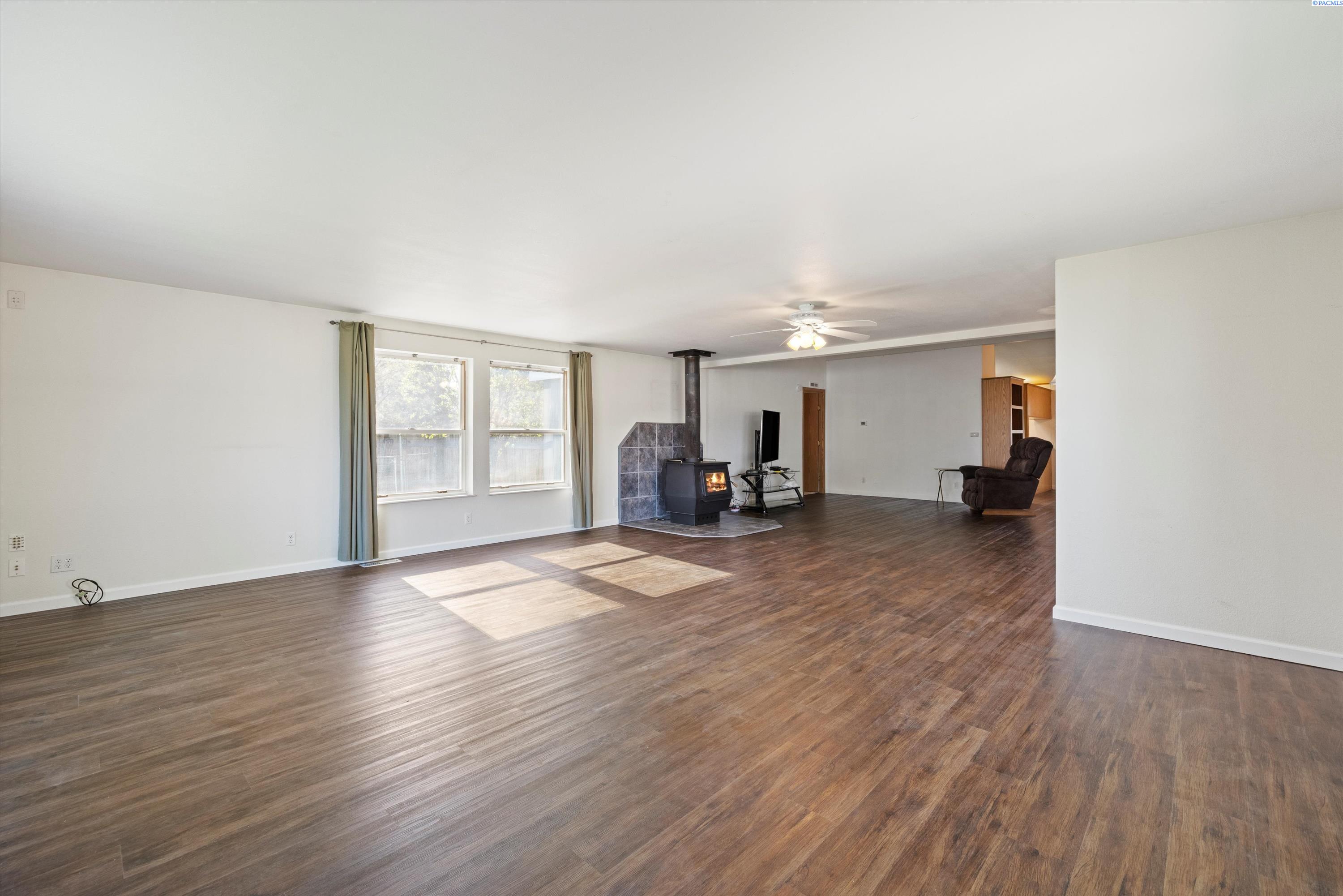 207805 East Finley Road Kennewick, WA 99337 - Photo 13 of 46 Gallery Image 13