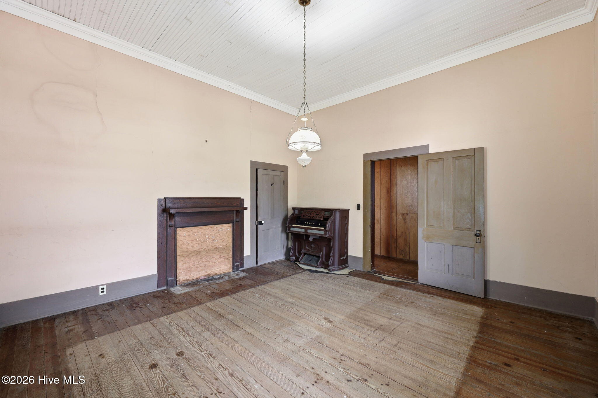 211 Pollock Street Pollocksville, NC 28573 - Photo 20 of 40 Bedroom 2