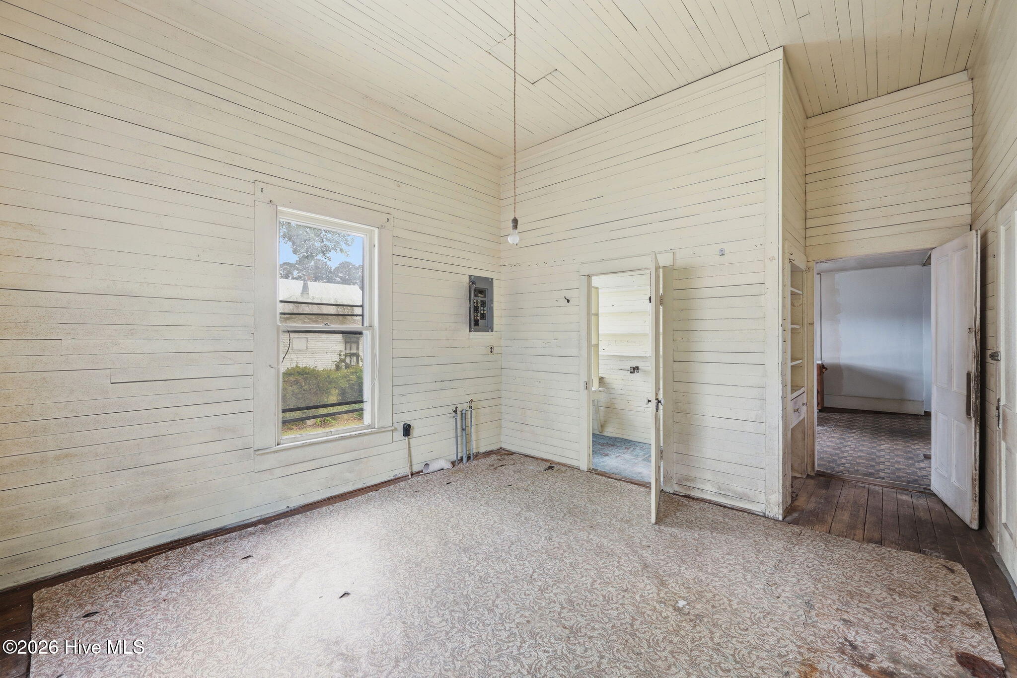 211 Pollock Street Pollocksville, NC 28573 - Photo 25 of 40 Laundry/Utility Room