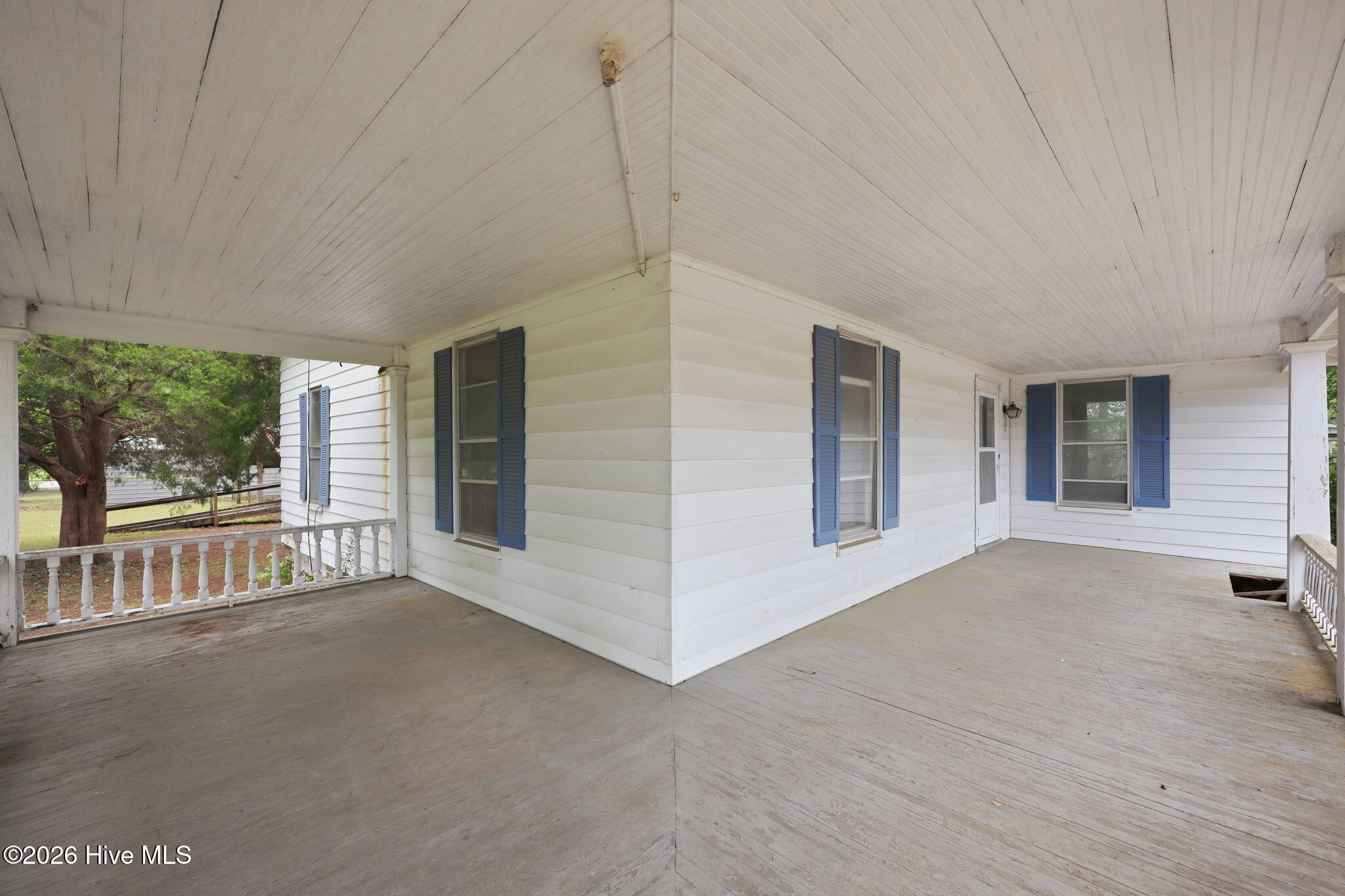 211 Pollock Street Pollocksville, NC 28573 - Photo 29 of 40 Front Porch