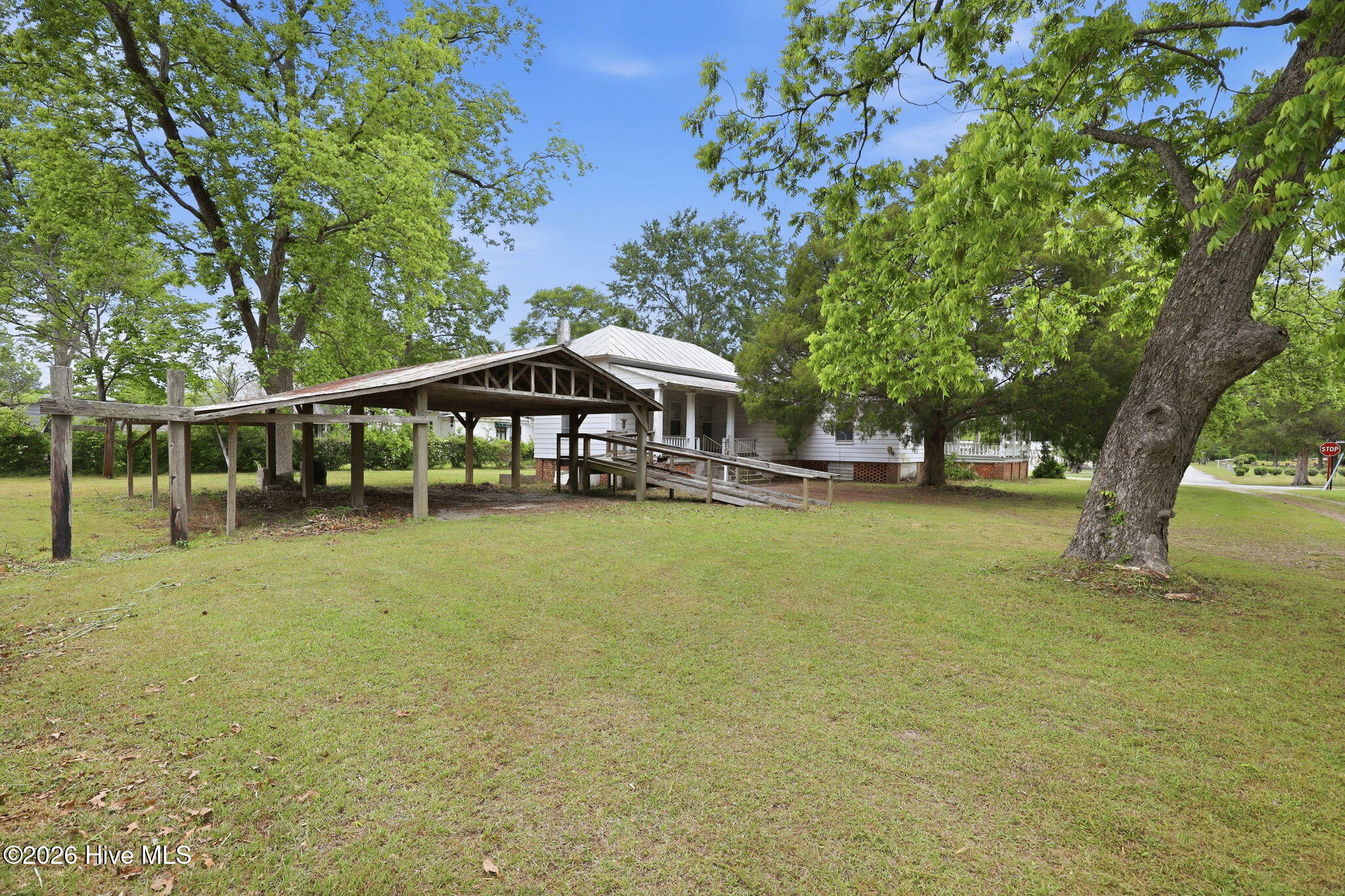211 Pollock Street Pollocksville, NC 28573 - Photo 34 of 40 Backyard