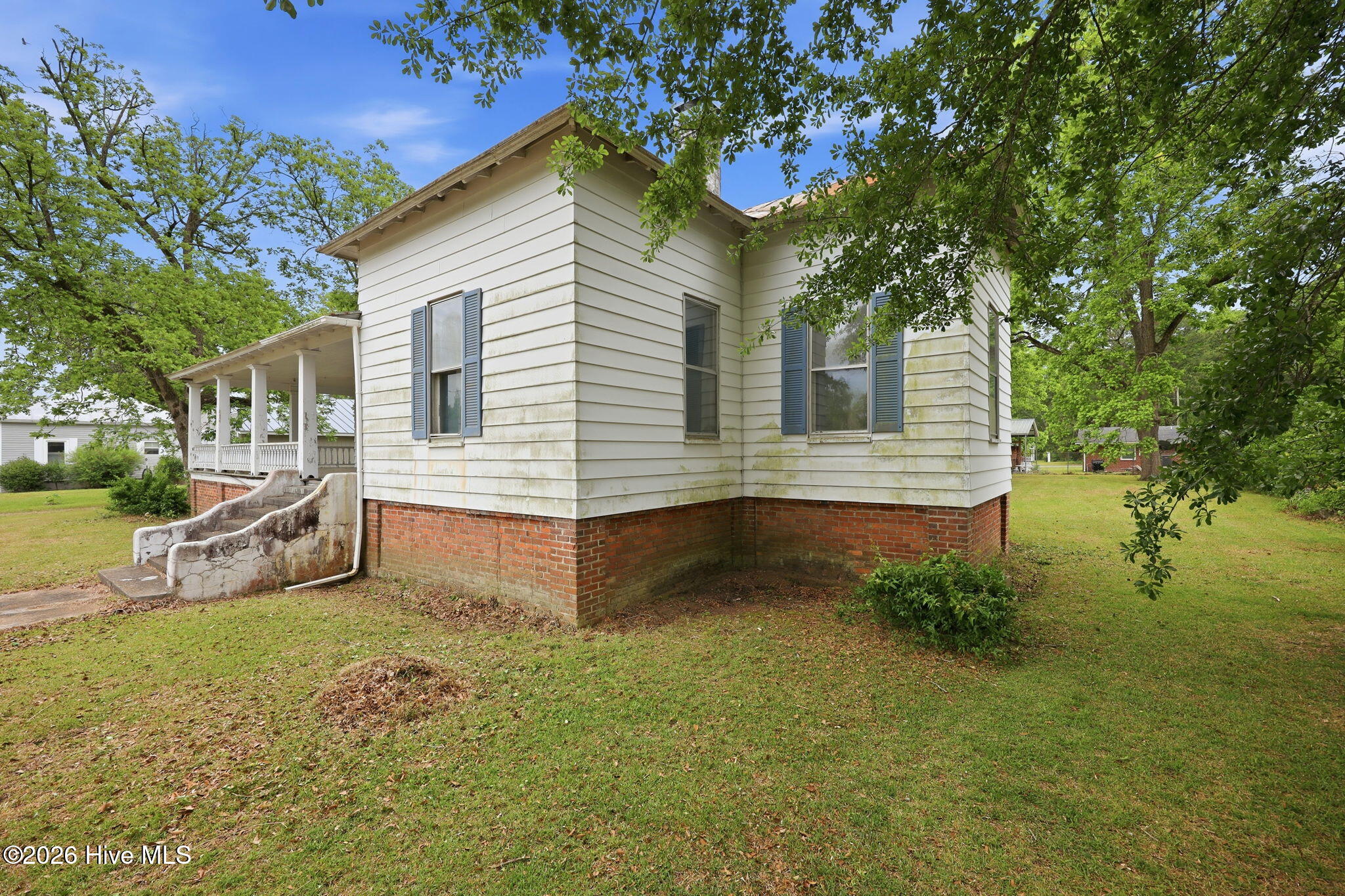 211 Pollock Street Pollocksville, NC 28573 - Photo 39 of 40 Side of Home
