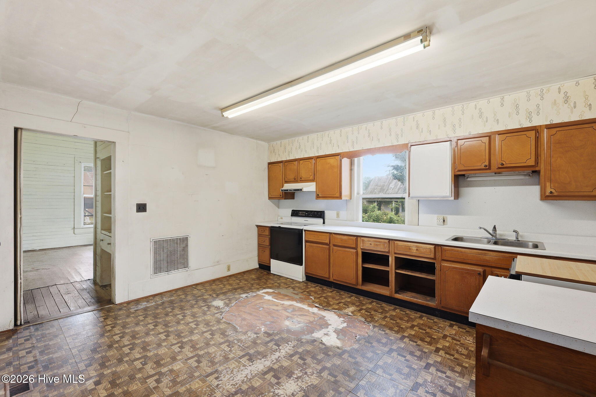 211 Pollock Street Pollocksville, NC 28573 - Photo 7 of 40 Kitchen