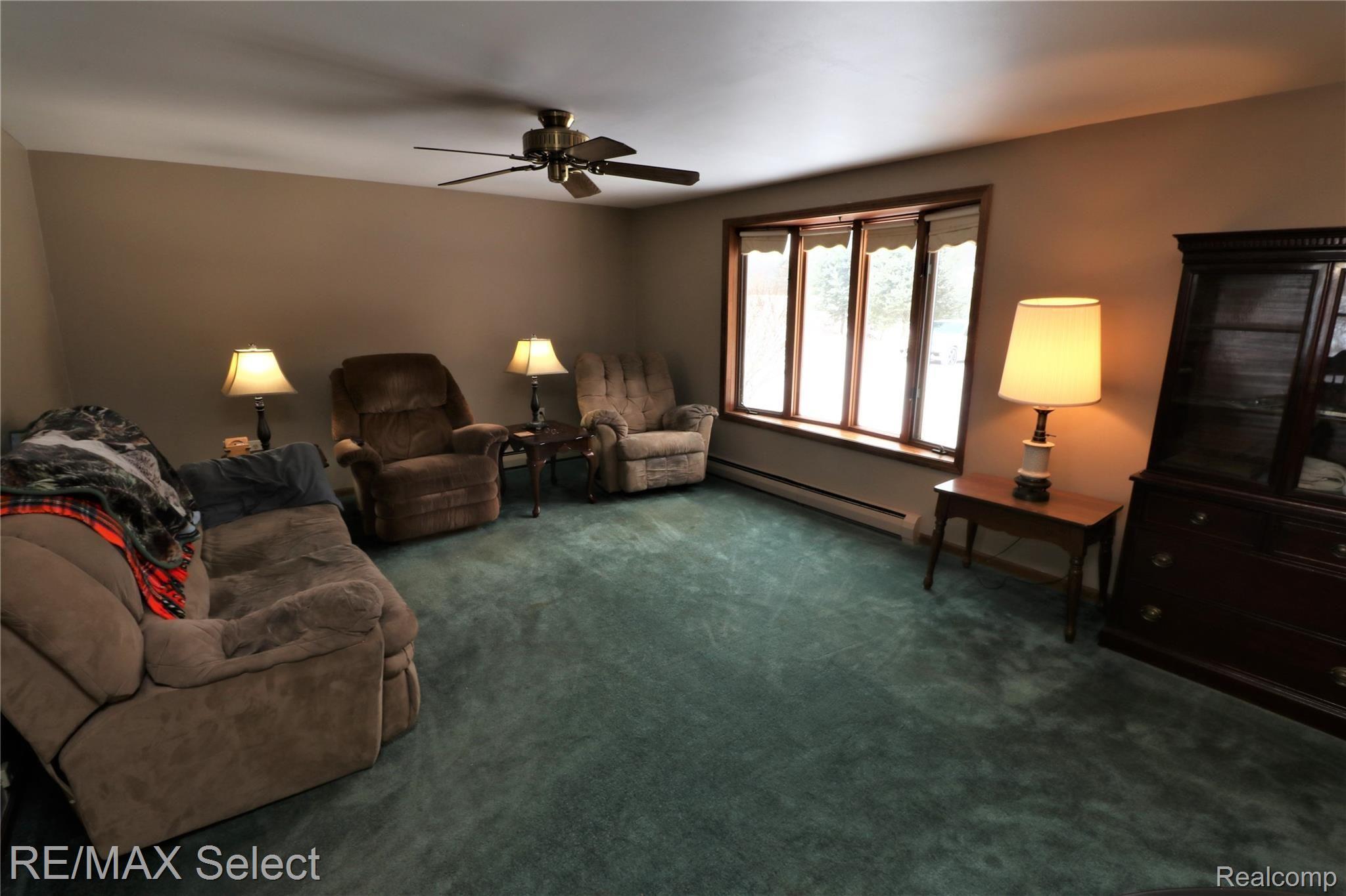 10438 Rustic Rdg Lane Fenton, MI 48430 - Photo 6 of 28 IMG_0729.jpg