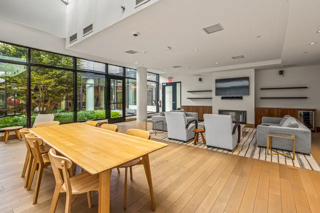 $1,115,000 | 21-30 44th Drive, Unit 6I | Long Island City