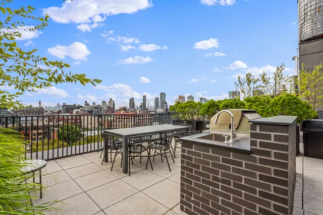 $1,115,000 | 21-30 44th Drive, Unit 6I | Long Island City