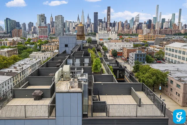 $1,115,000 | 21-30 44th Drive, Unit 6I | Long Island City