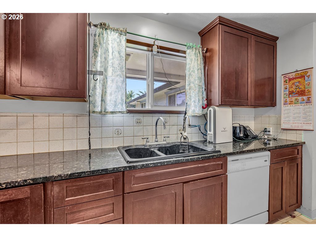 6637 Rochester Street Northeast Salem, OR 97305 - Photo 42 of 47