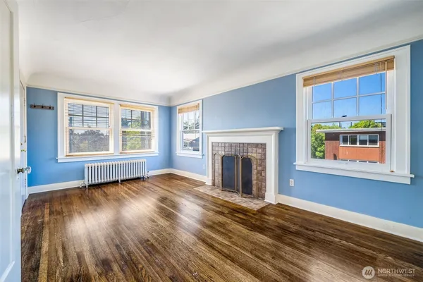 $1,600,000 | 746 10th Avenue East, Seattle, WA 98102