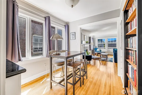 $1,600,000 | 746 10th Avenue East, Seattle, WA 98102